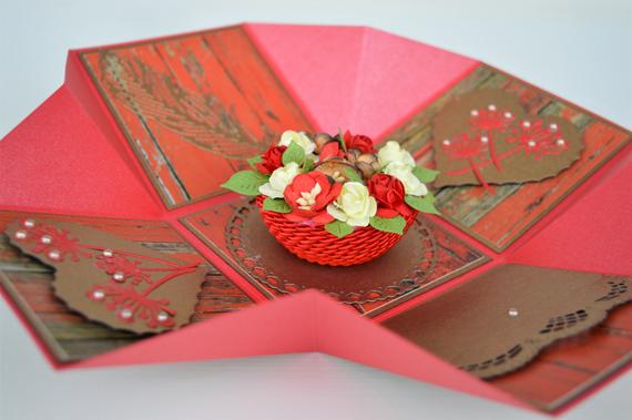 Amaze Your Favorite Person With The Greetings Through Elegant Red Card